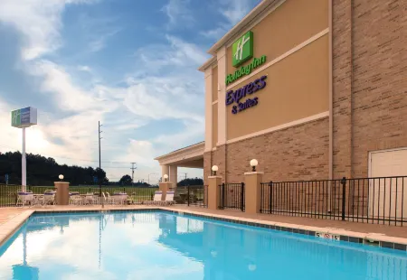 Holiday Inn Express & Suites Clarksville