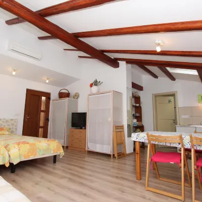 Studio Rovinj Home Hotels near Monkodonja Hill Fort