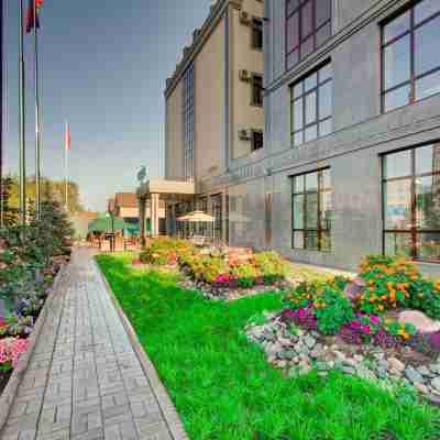 Garden Hotel Hotel Exterior