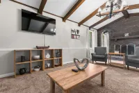 Two Kitchens Family Friendly in Forestdale Hotels in Forestdale