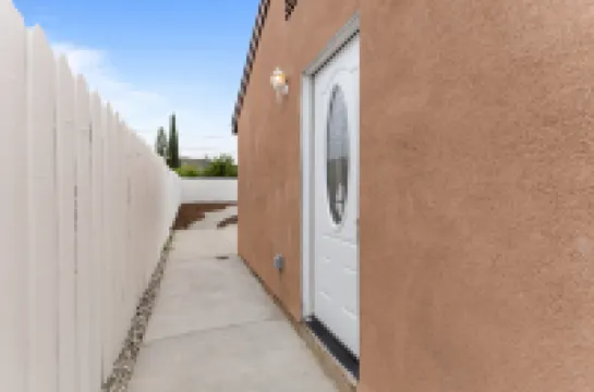 Charming Oasis with Modern Kitchen and Outdoor Patio - Cozy Retreat