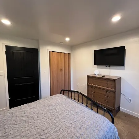 Cozy Home on the edge of Rolla! Hotels in Rolla