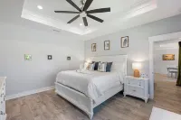 Panama City Beach ~ Havana Miami ~ 2 min to Beach ~ Jacuzzi ~ Game Room!