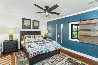 New Norris Lake Stooksbury Lodge Perfect for Families, Fishing Trips and More!