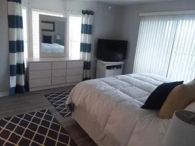 Beautifully redecorated 2 bedroom condo in quiet section of town Hotels near Smyrna Dunes Park