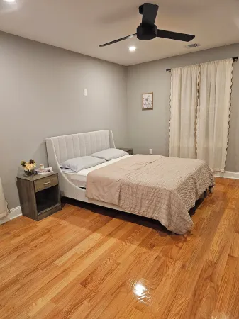 Deluxe Aparment Spacious 3-bedroom apartment with WiFi, AC in nice Elizabeth