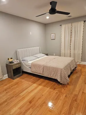 Deluxe Aparment Spacious 3-bedroom apartment with WiFi, AC in nice Elizabeth