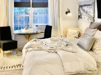 Charming recently renovated bungalow in historic downtown Navasota with WiFi, AC Hotels in Grimes County