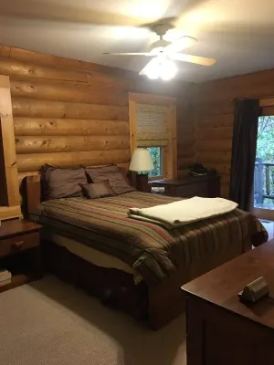 Amazing cabin in the woods near Wisp and Deep Creek Lake
