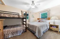 Family sized cottage near Gaylord on a private lake!