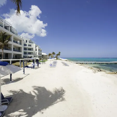 Club Suites at Rum Point