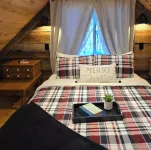Charming Rustic Cabin with a Loft, Fire Pit and Creek in Enchanting Dahlonega