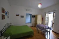 Pomice Studio - 2-Star