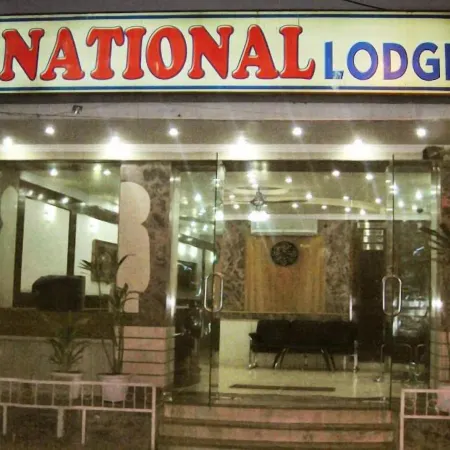 Hotel National Lodge Отели рядом с достопримечательностью «Рынок Садар-Базар»
