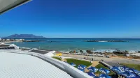 Blue Peter Hotel Hotels in Bloubergstrand