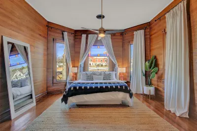 Gorgeous Home 1 Blk from Main with Hot Tub & Fire Pit! Hotels in Fredericksburg