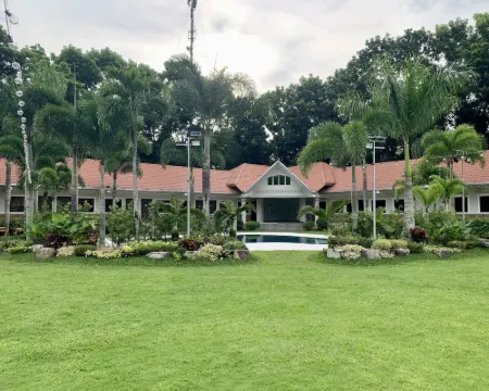 スリーピークスリゾート&ブティックホテル リパのホテル