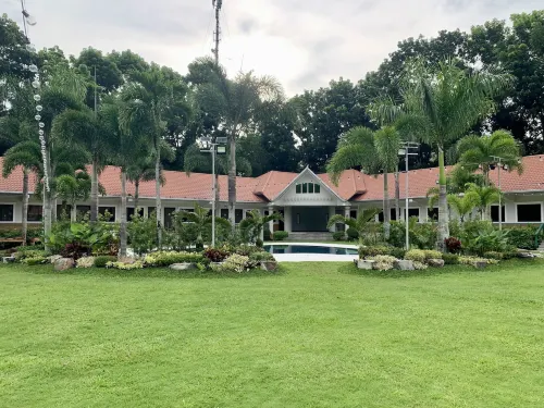 3 Peaks Resort & Boutique Hotel Hotels in Alaminos