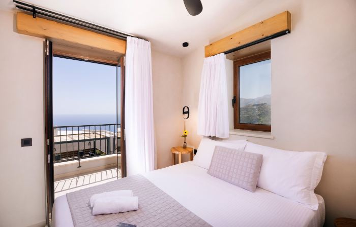 Mirthea Suites