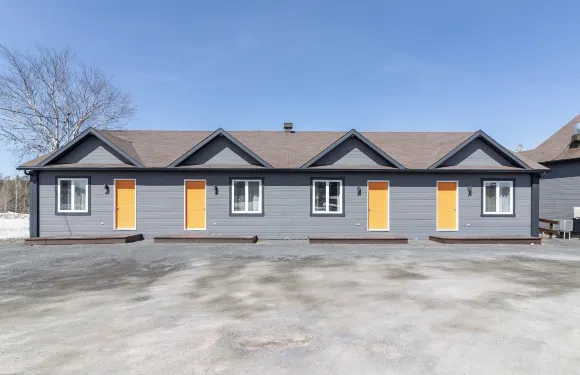 一路順風汽車旅館