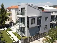 Luxsuites Hotels in Paralia Ofriniou