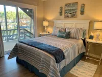 4-bedroom lakefront house with private dock