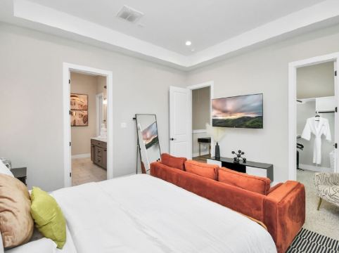 Gated, Comfy & Modern 3 BDR Townhome Centrally located near Airport.