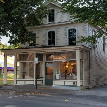 Vermont Downtown Oasis - Two Bedroom in Picturesque Downtown