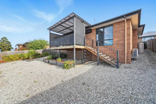 Timbermill House - 2 Bedrooms Hotels in Sorell