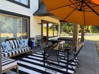 5 Bedroom Seabrook Farmhouse, Hot Tub and Swimming Pool 3 min-Butchart Gardens