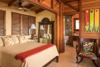 Peaceful, luxury villa with breathtaking views of Coral Bay and the BVIs