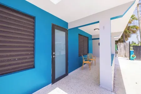 Spacious 4-Bedroom House in a great location in Jobos Beach, Isabela. WIFI & A/C