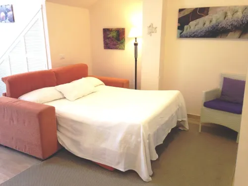 New house with garden on the beach, at Torre Faro (Stretto di Messina) Hotel a Torre Faro