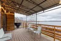 Zhemchuzhina Recreation Camp Отели в г. 