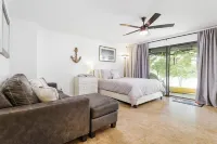 Renovated in 2024 3 Levels Lakefront Townhouse in the heart of SML.
