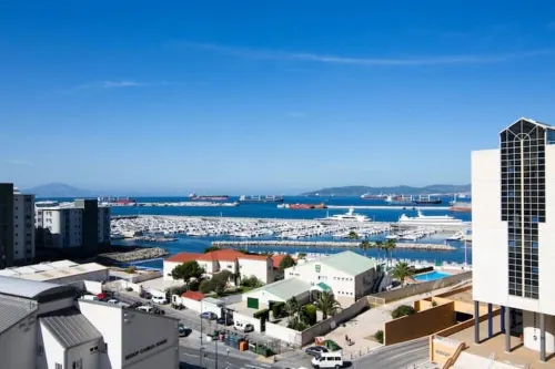 Luxury modern apartment with exceptional views!