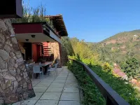 Casa Completa com Piscina em Condomínio Fechado, Área de Lazer e Muita Natureza