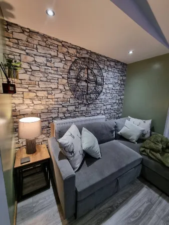 Hillside Hideaway Chalet With Swimming Pool, Play Area, Fishing Lake