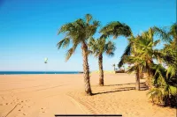 Villa T3, private terrace & parking. Wifi Fibre, Swimming pool, Shops, Beach 50m!