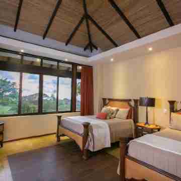 Ultra Luxury with Panoramic Views, Private Infinity pool and natures paradise Rooms