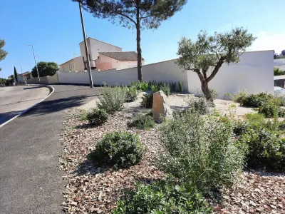 Superb villa 85 m2 Hotels in 