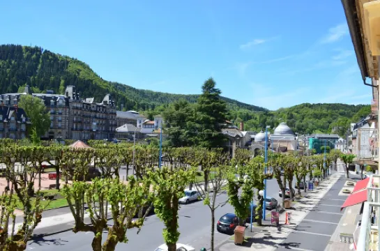 Very Nice Apartment 100 m² /  / Town Center / Ideal Cure