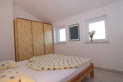 Large apartment just 300m from the beach in Porec Hotels in Brulo