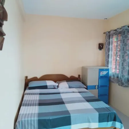 Relaxing beach side condo with mountain and island views. Отели рядом с достопримечательностью «Площадь Санта Мария Виллидж»