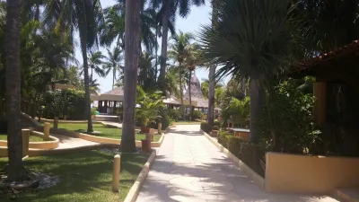Luxury And Peaceful Little Condo With Direct Access To The Beach Hotels in 