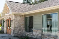 Inviting Sister Bay retreat Hotels in Liberty Grove