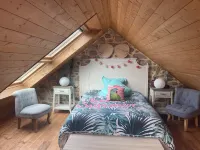 House with Interior Swimming Pool with Sea View, Mini Golf Course Hotels in Plouarzel