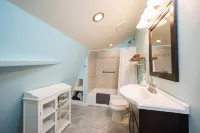 Studio Oasis on 5 Acres in Wine Country Hotels near Booker Vineyard