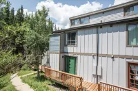 CLEAN&COZY • Stocked Kitchen • 20% off month stays! Hotels in Baldy Mountain