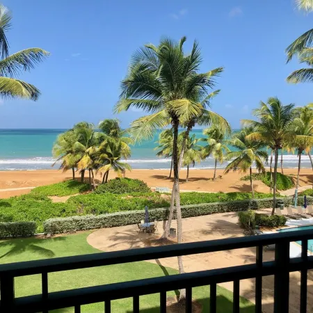 Beach Front Resort Villa ( 1 bedroom, sleeps 4) closest to hotel OV3